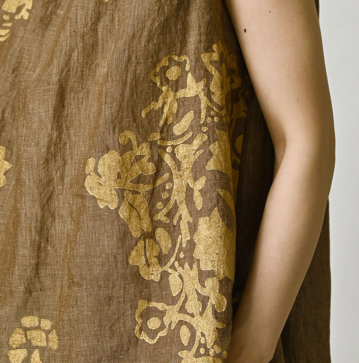 45R Linen Foil Shirring Sleeveless Top