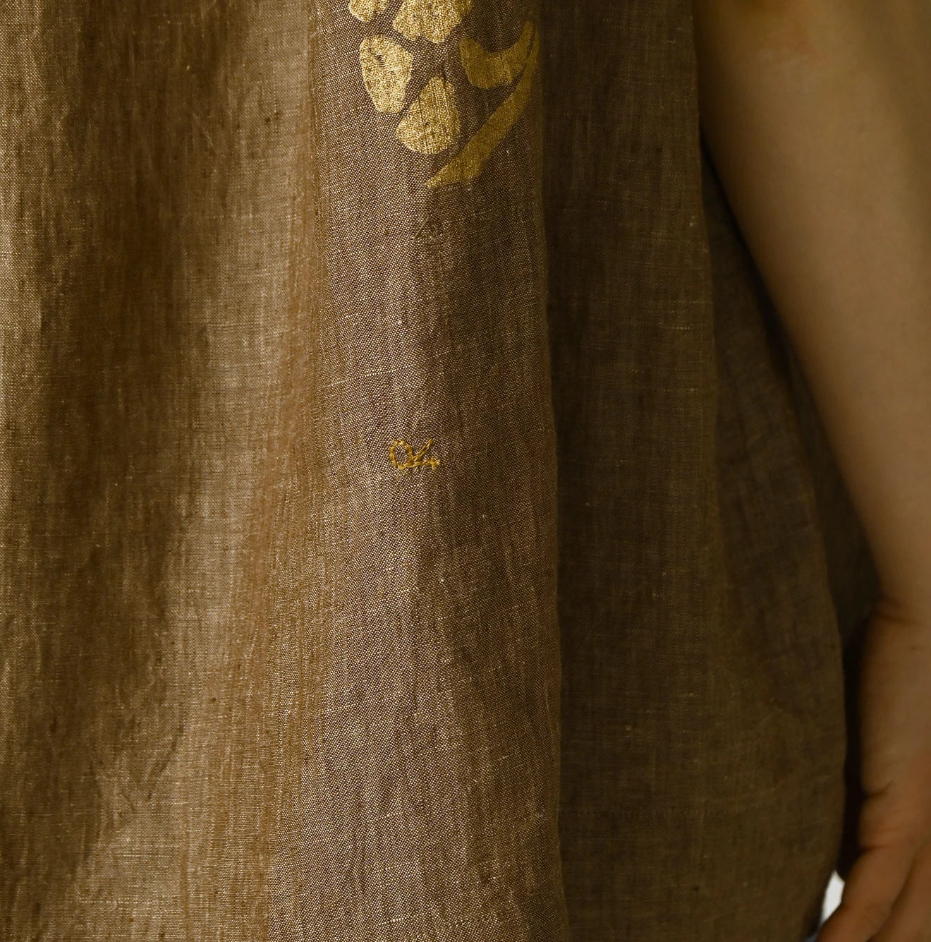 45R Linen Foil Shirring Sleeveless Top - Image 12