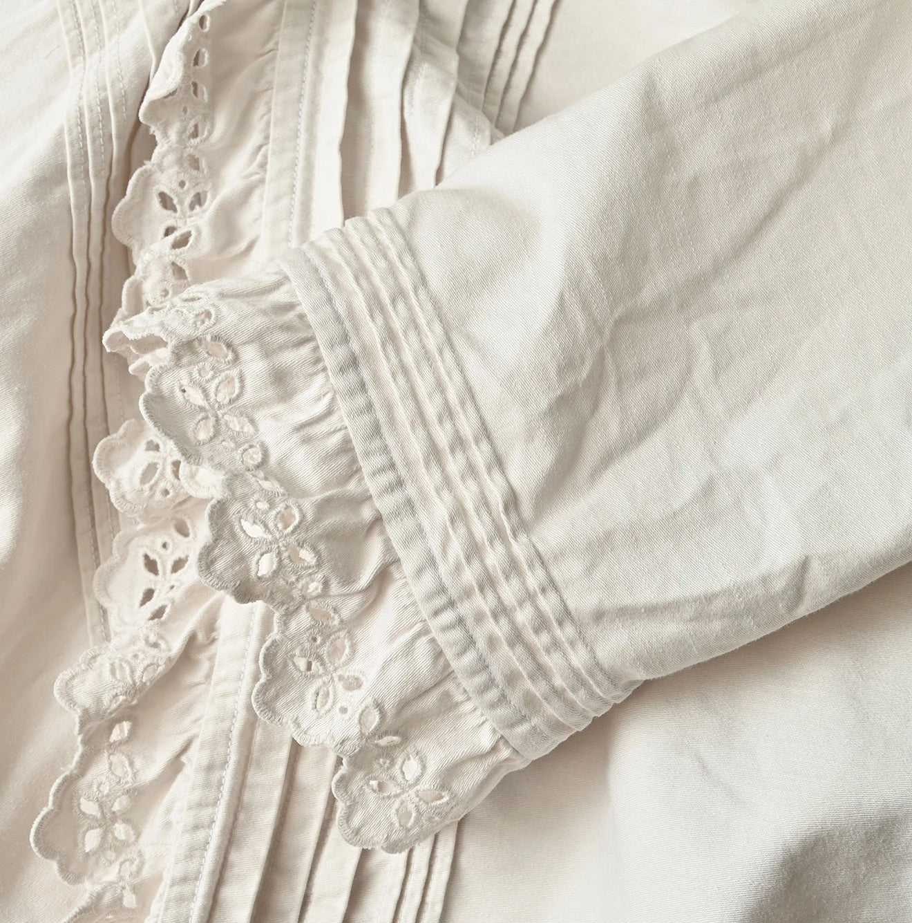 45R Yoko Sateen Cutwork Cache-Coeur - Image 40