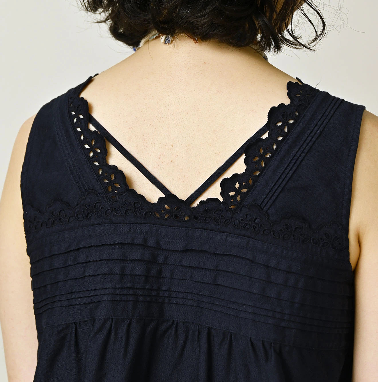 45R Yoko Sateen Sleeveless Top - Image 10