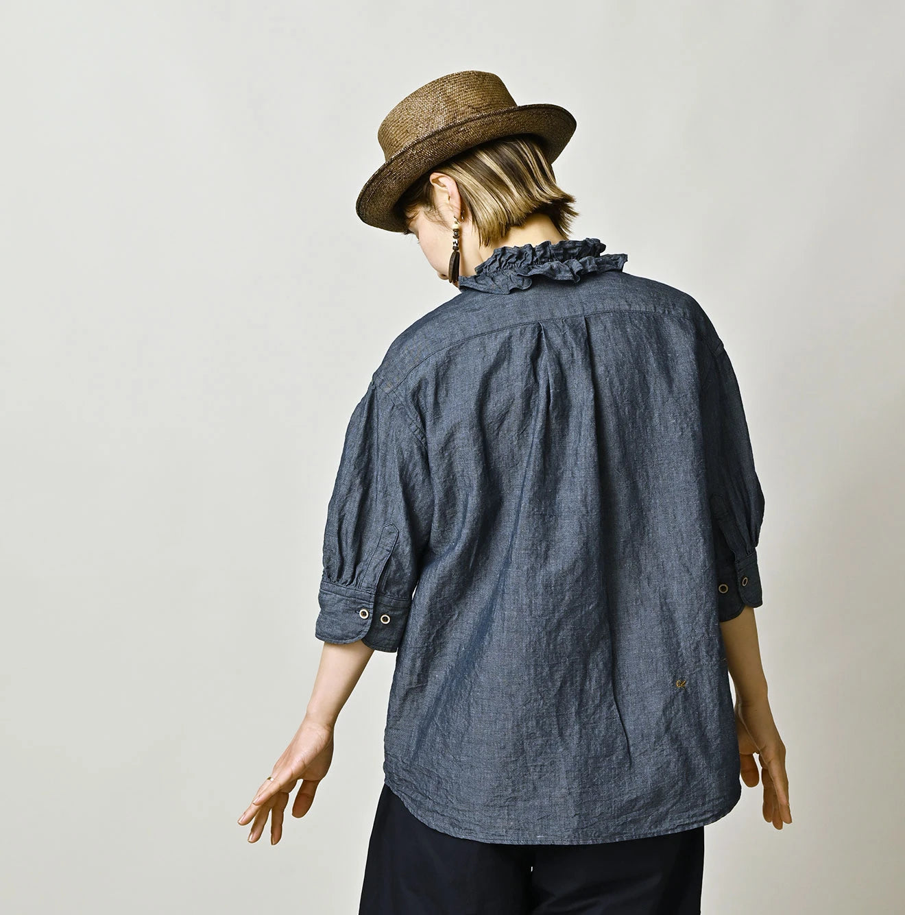 45R Cotton Linen Dungaree Frilled Coupe Shirt - Image 5