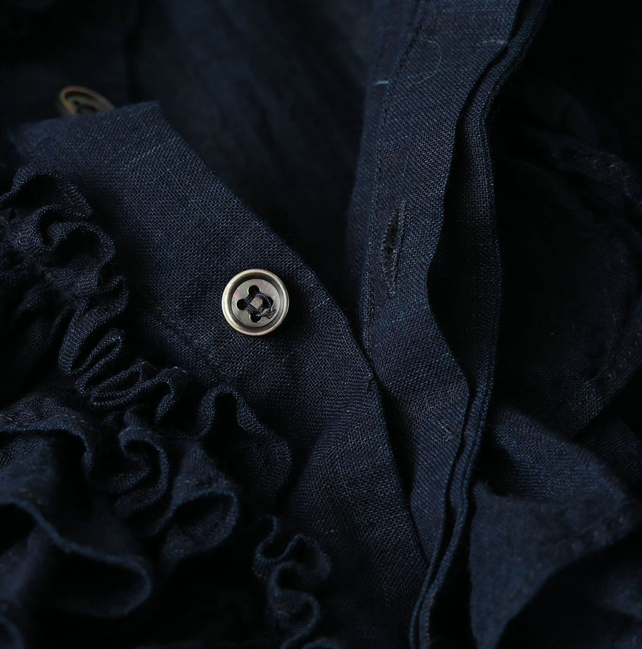 45R Indigo 45 Gauze Frilled Coupe Shirt - Image 15