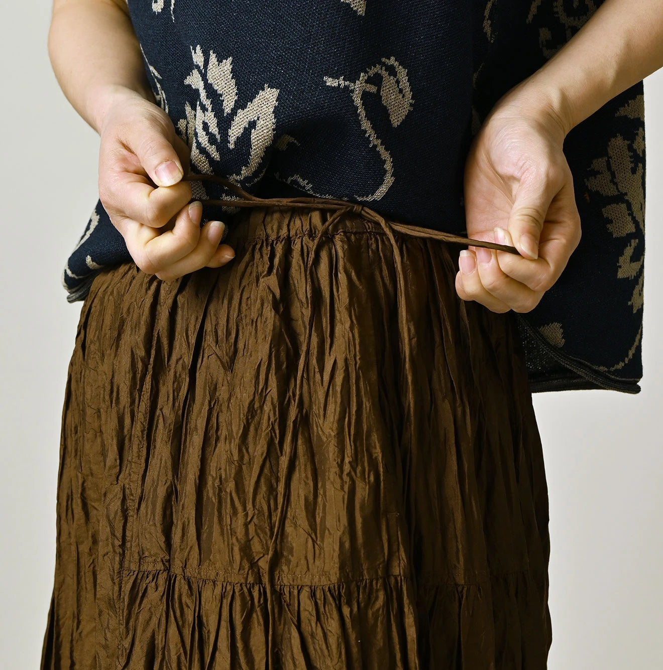 45R Chambray Silk Skirt - Image 9