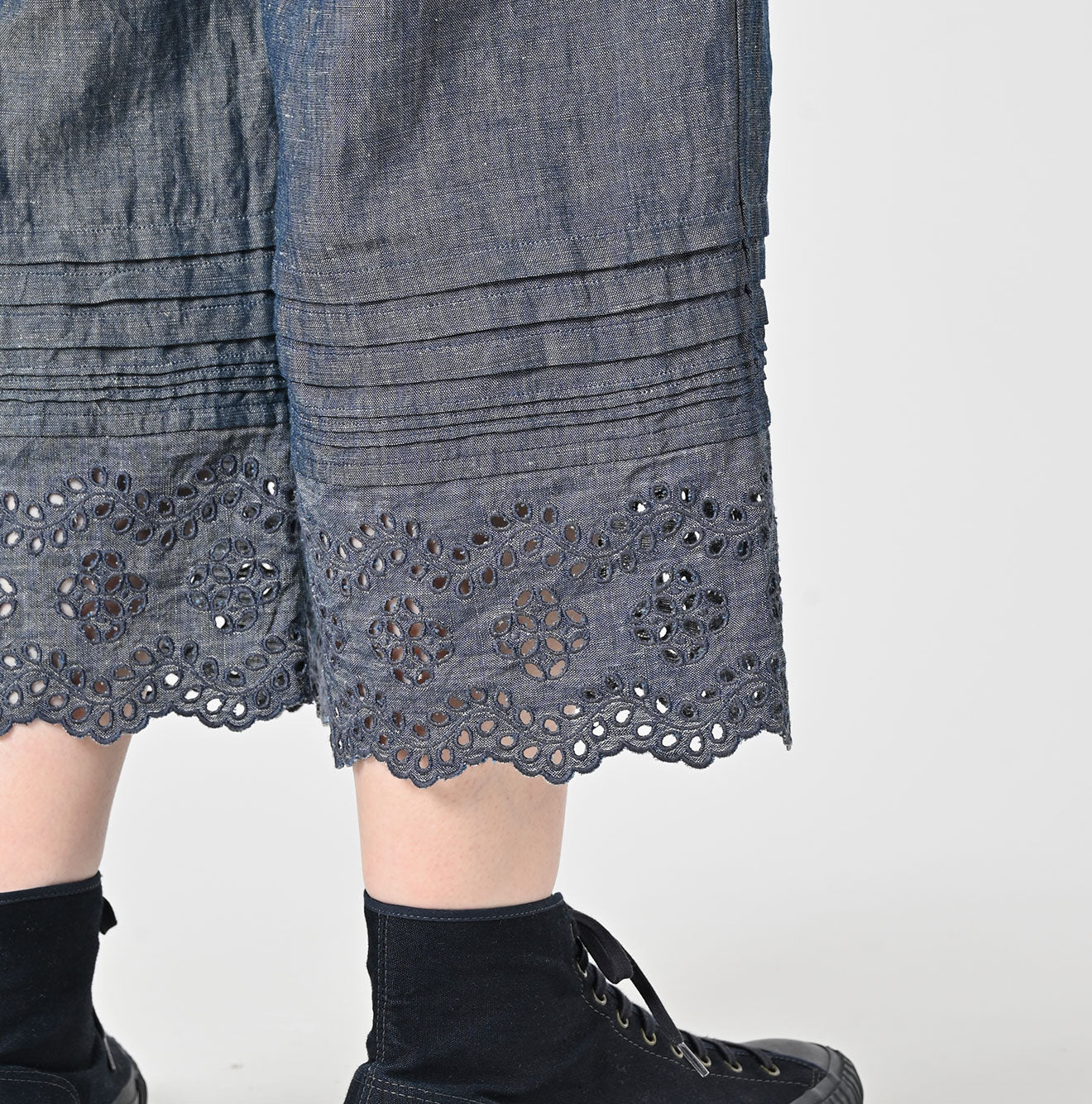 45R Cotton Linen Dungaree Chambray Cutwork Pants