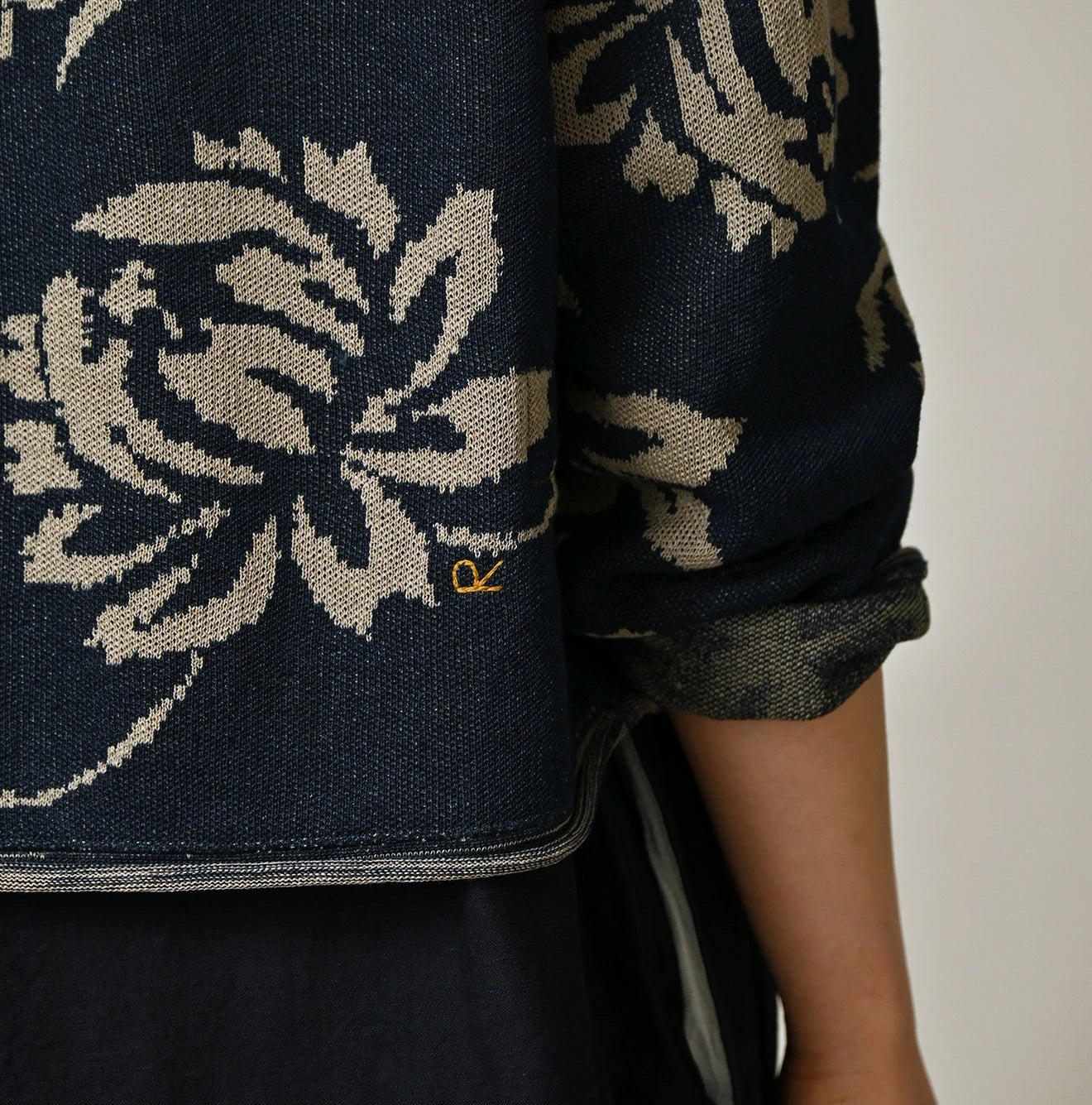 45R Indigo Lei Aloha Jacquard Cardigan - Image 10