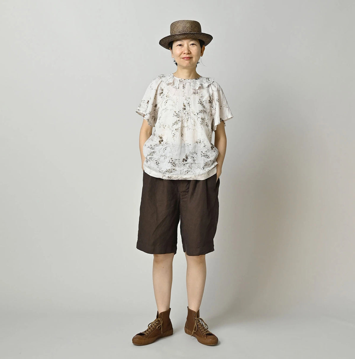 45R Linen Campanula Tucked Collar Blouse