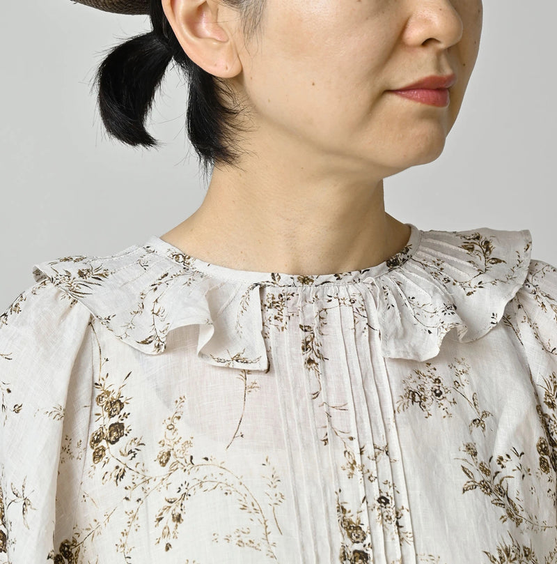 45R Linen Campanula Tucked Collar Blouse - Image 7