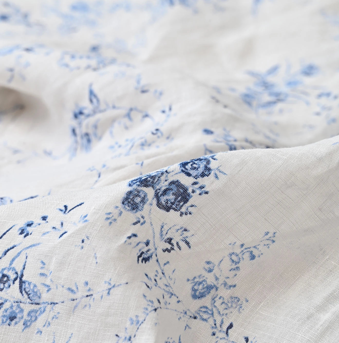 45R Linen Campanula Tucked Collar Blouse