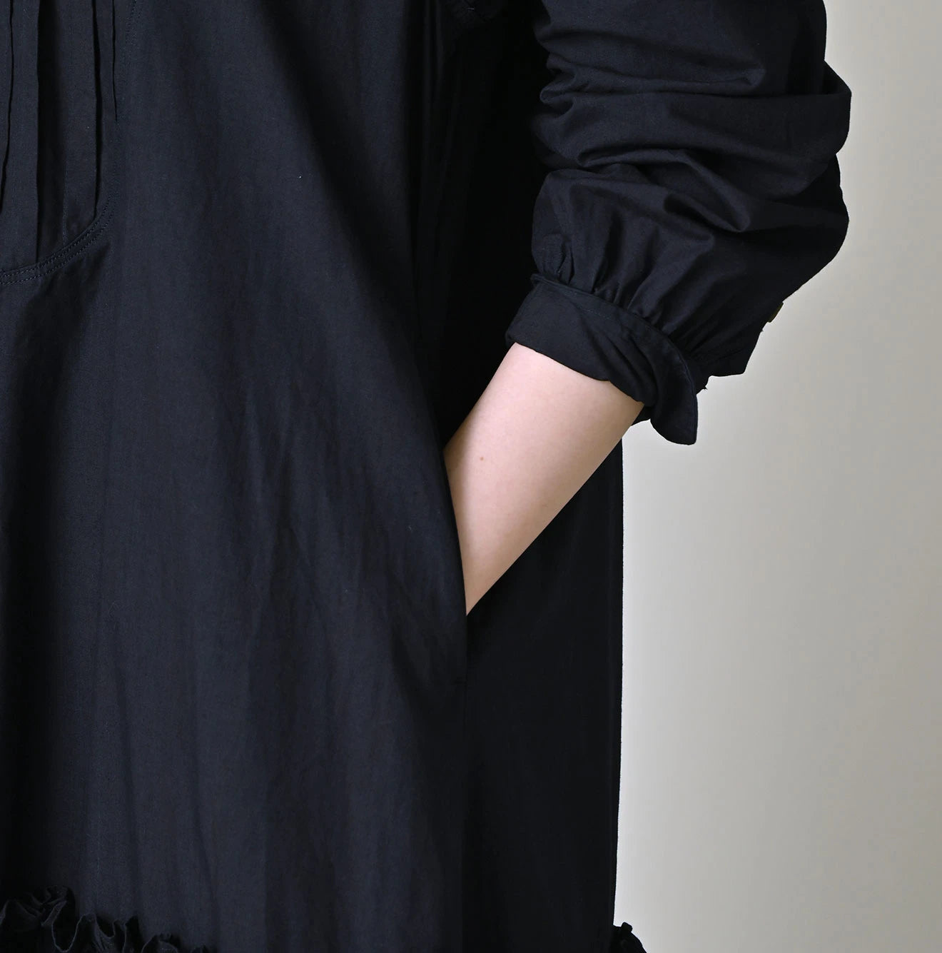 45R Indigo Batiste Tiered M-Dress - Image 7
