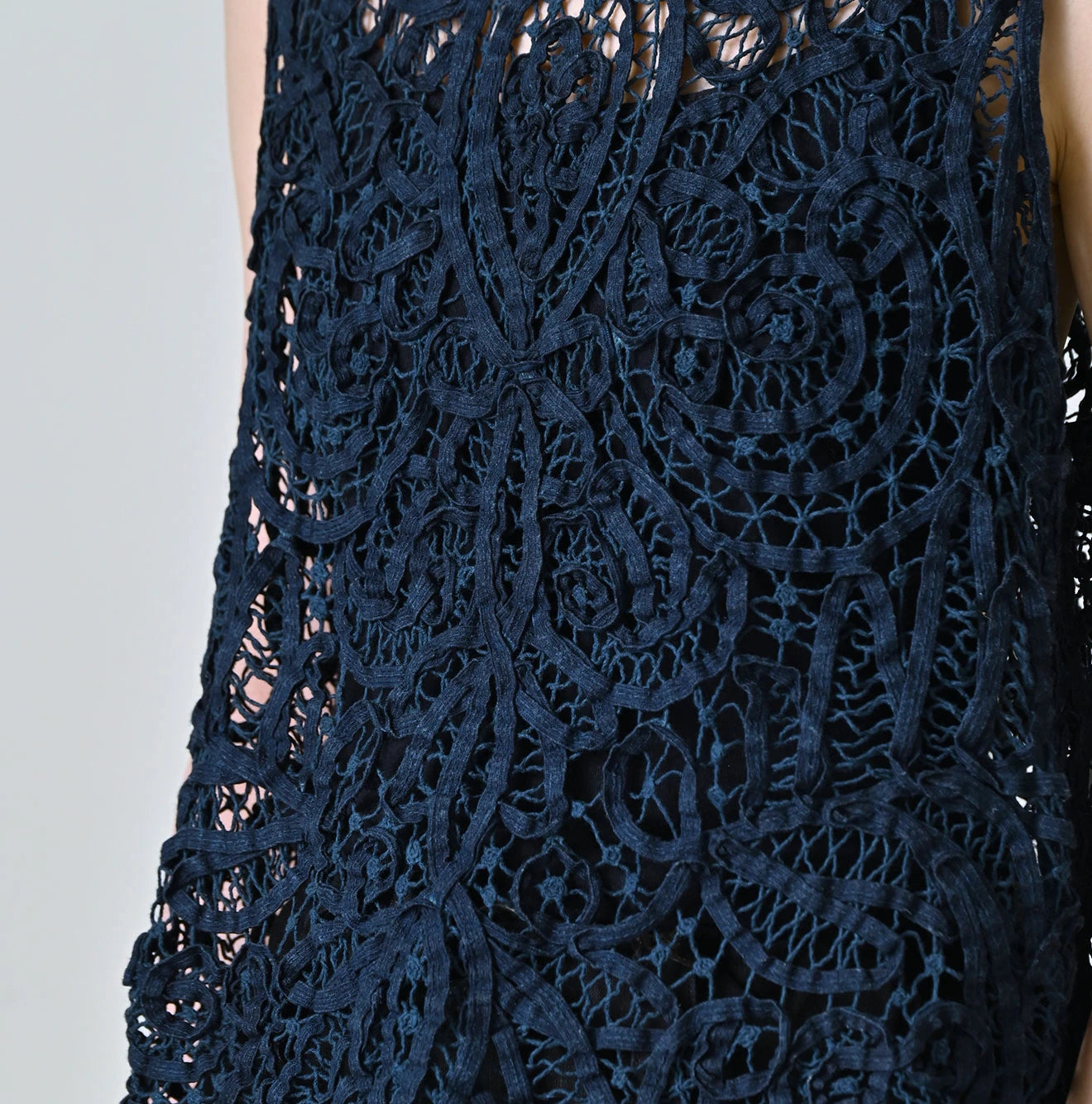 45R Ai Indigo Linen Ribbon Batten Lace Camisole - Image 8