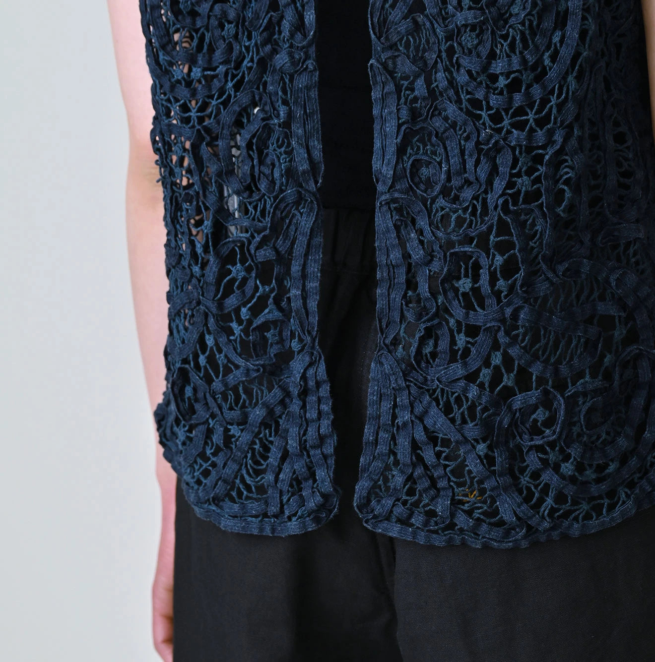 45R Ai Indigo Linen Ribbon Batten Lace Camisole - Image 11