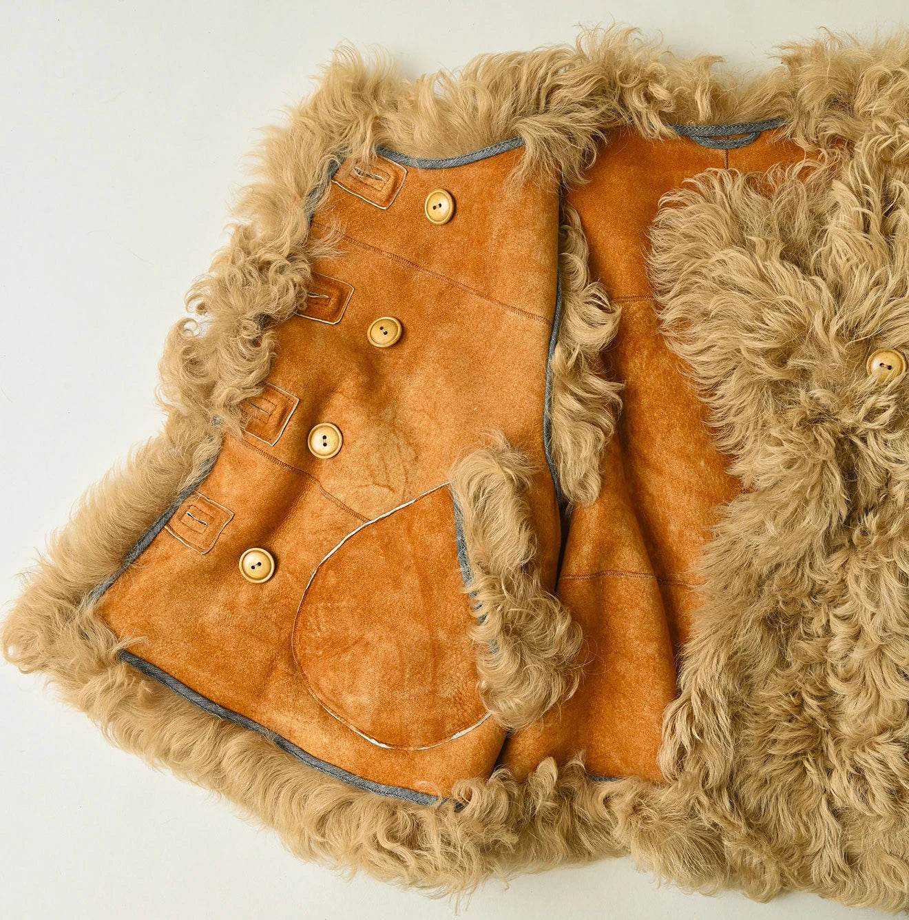 45R Mouton Petit Vest - Image 25