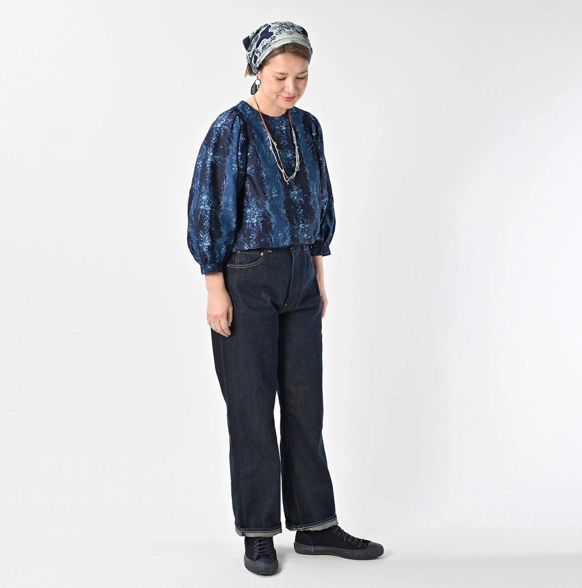 45R Indigo Chandelier Flower Print Puff Bridge Blouse - Image 2