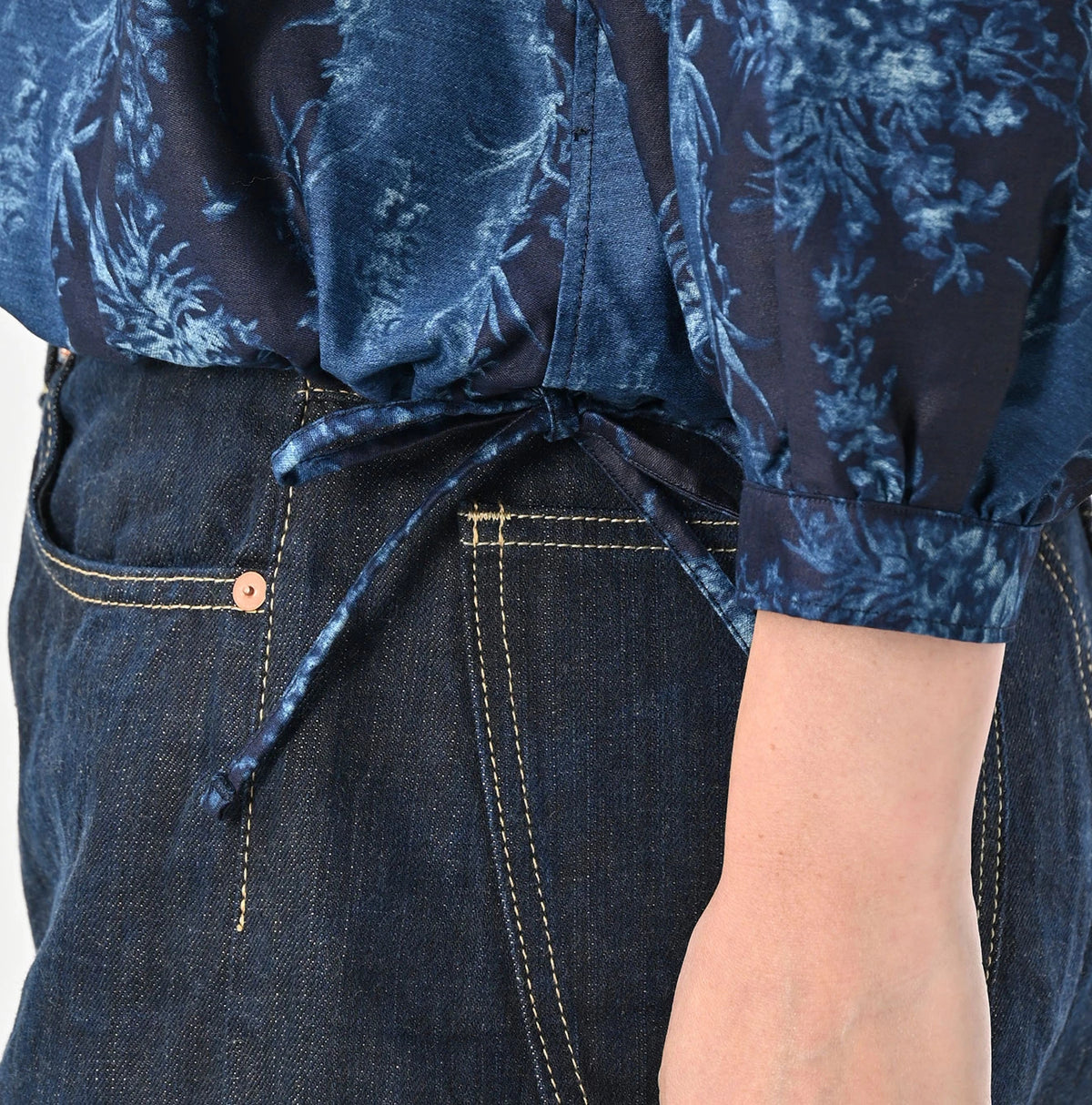 45R Indigo Chandelier Flower Print Puff Bridge Blouse