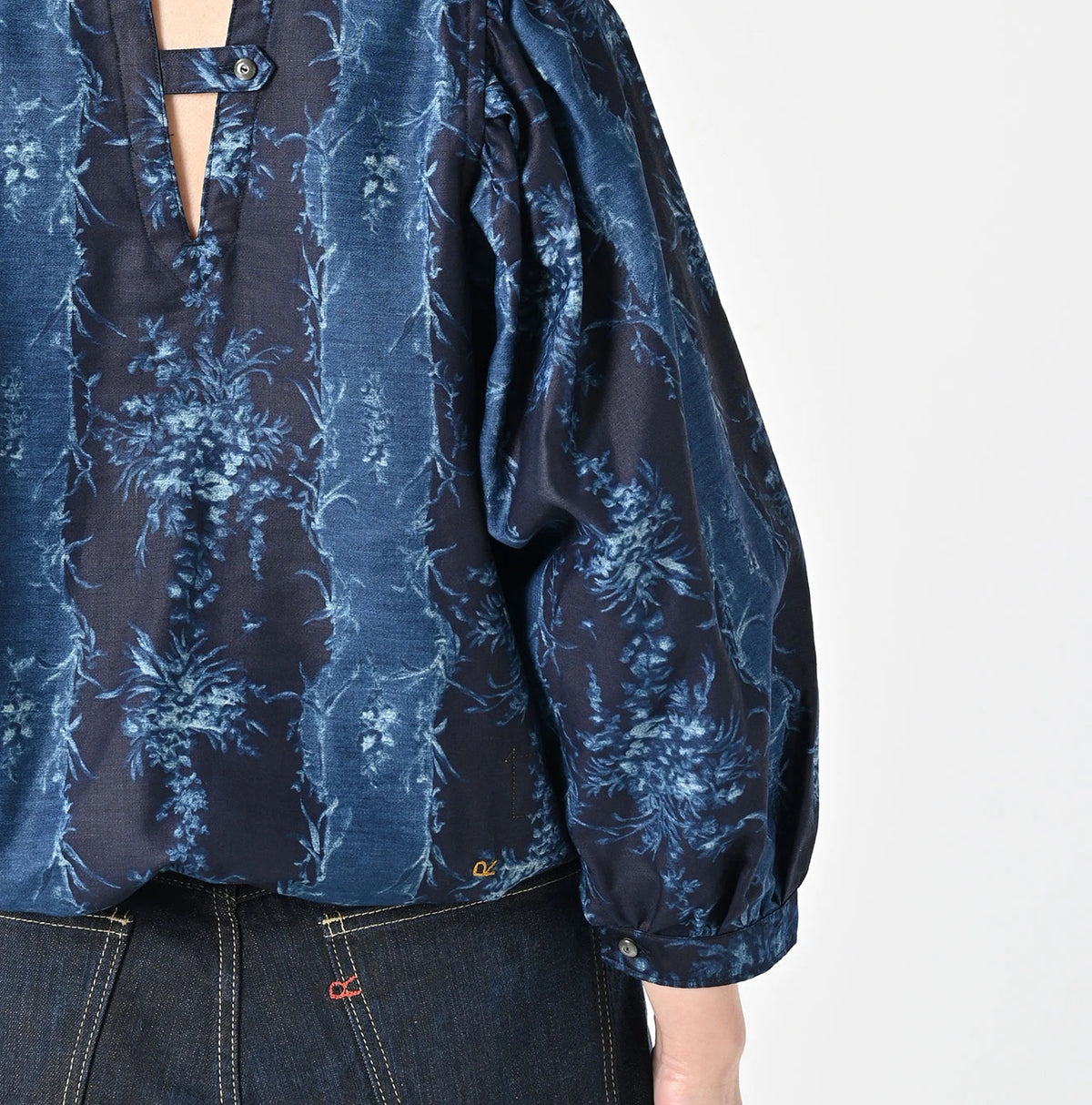45R Indigo Chandelier Flower Print Puff Bridge Blouse - Image 9
