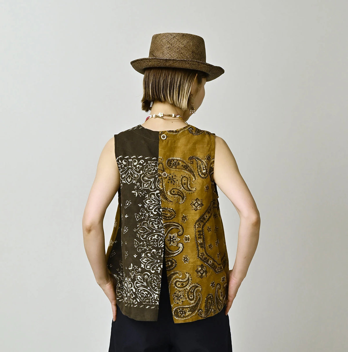 45R Bandana Mix à la Mode Sleeveless Top
