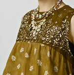 45R Bandana Mix à la Mode Sleeveless Top