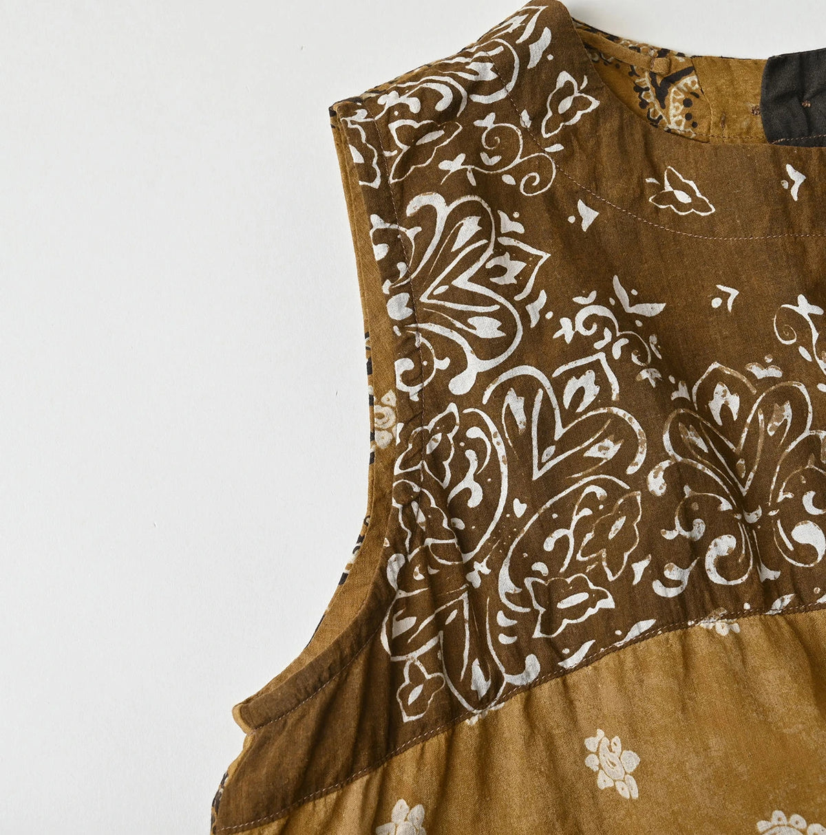 45R Bandana Mix à la Mode Sleeveless Top