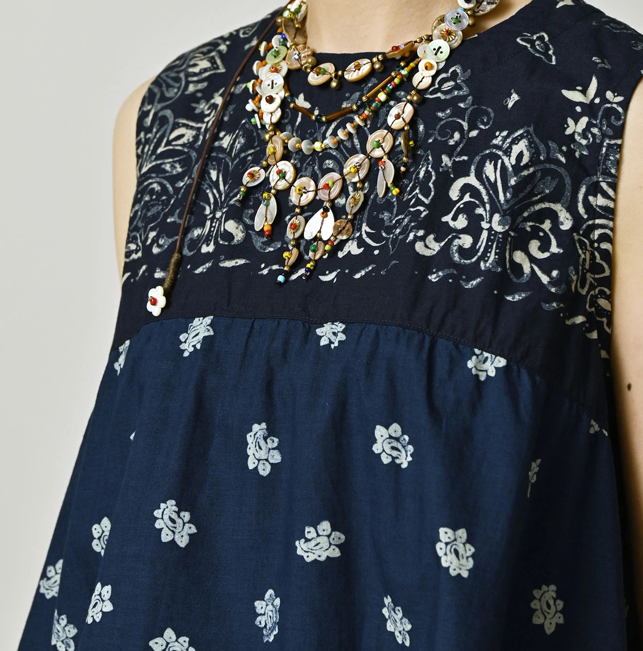 45R Indigo Bandana Mix à la Mode Sleeveless Top - Image 7