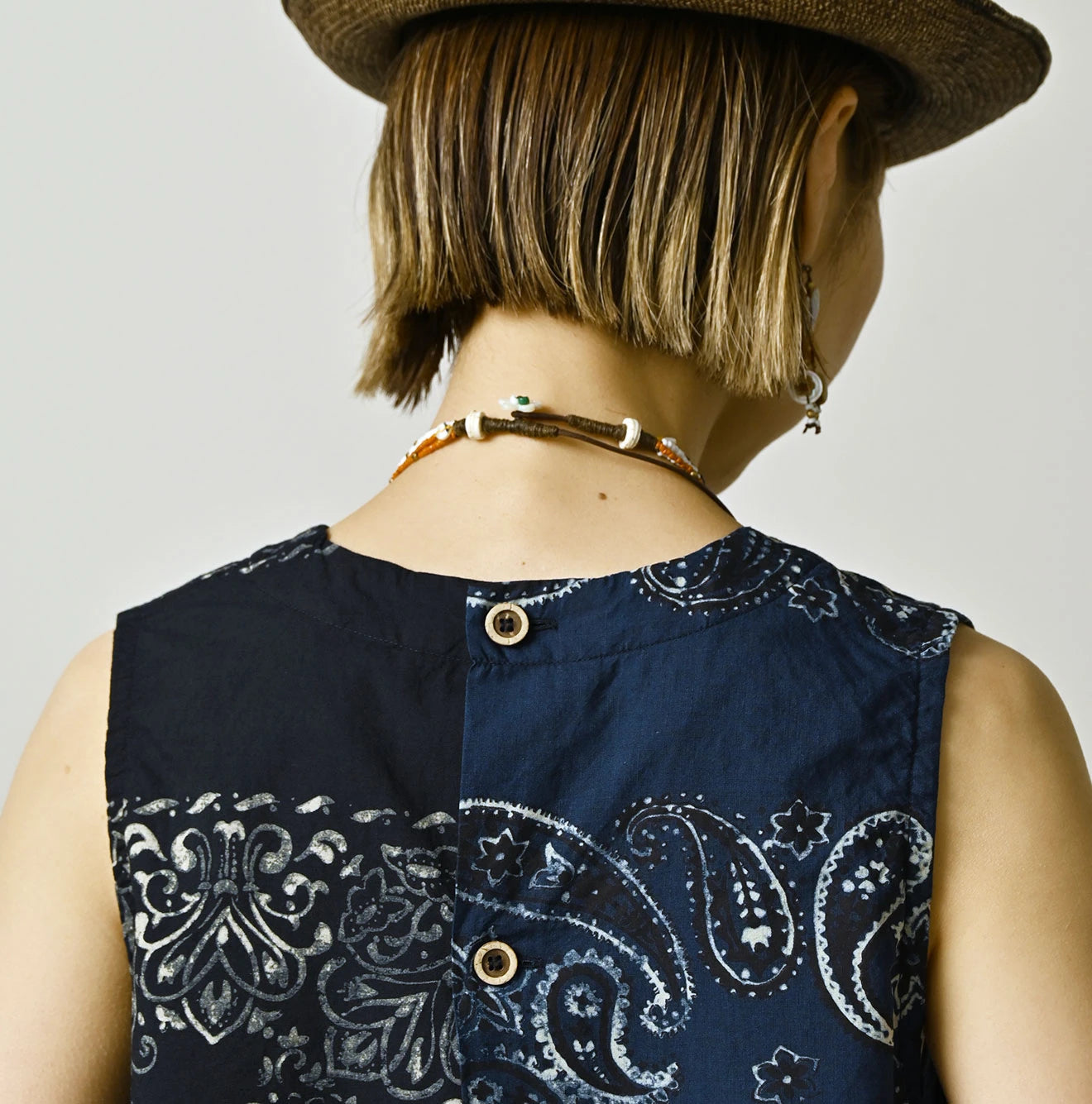 45R Indigo Bandana Mix à la Mode Sleeveless Top - Image 9