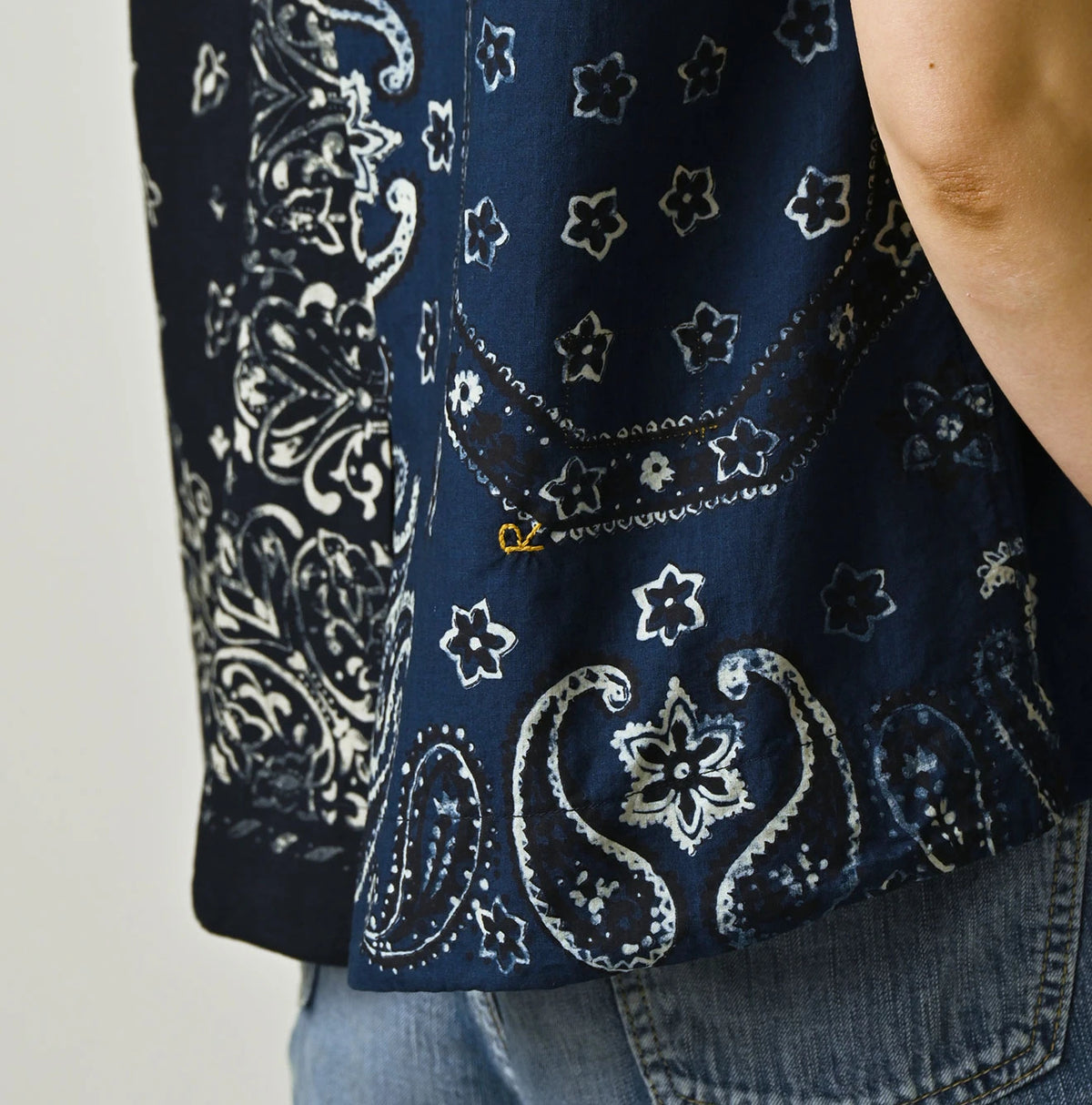45R Indigo Bandana Mix à la Mode Sleeveless Top