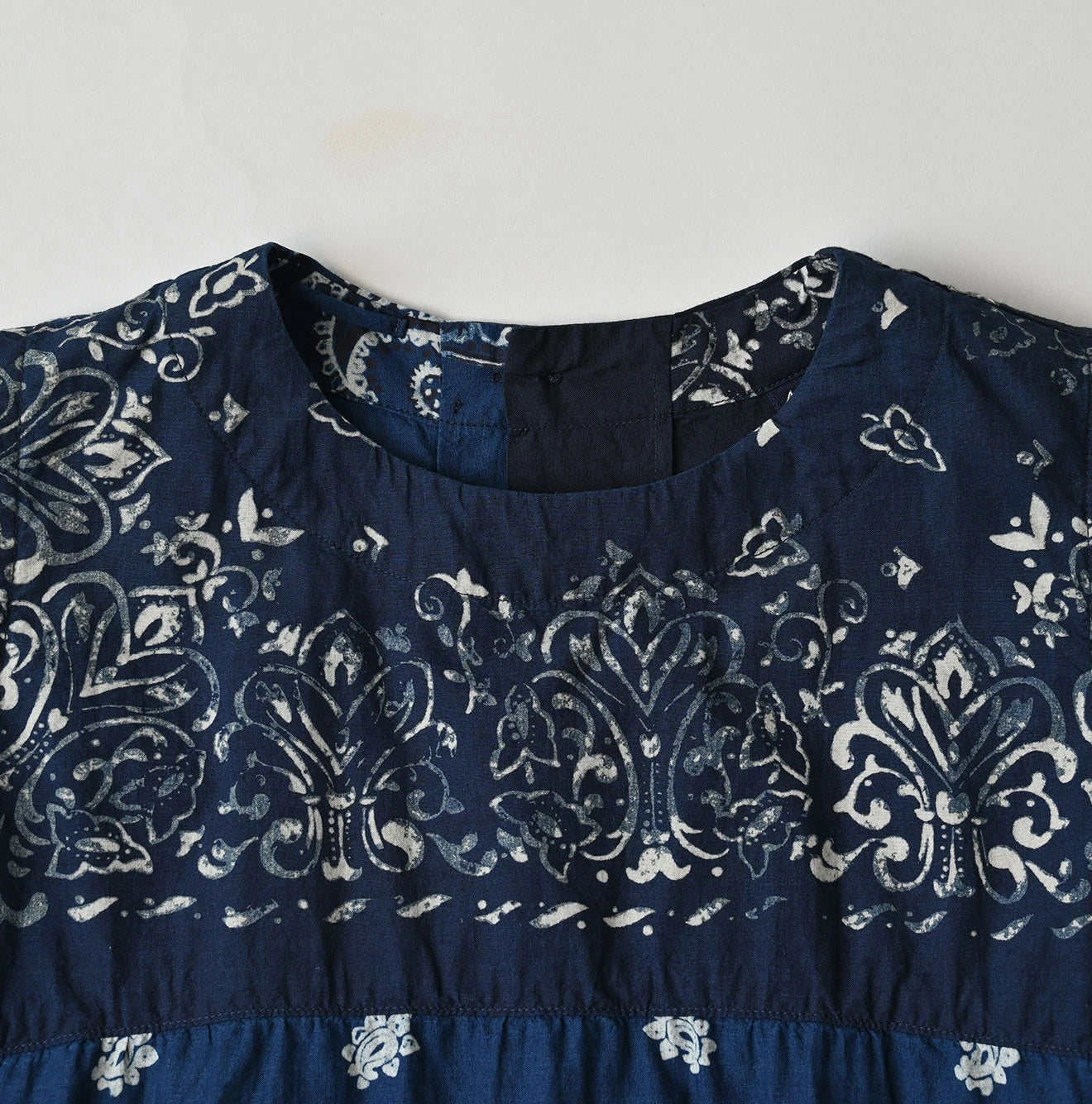 45R Indigo Bandana Mix à la Mode Sleeveless Top - Image 13