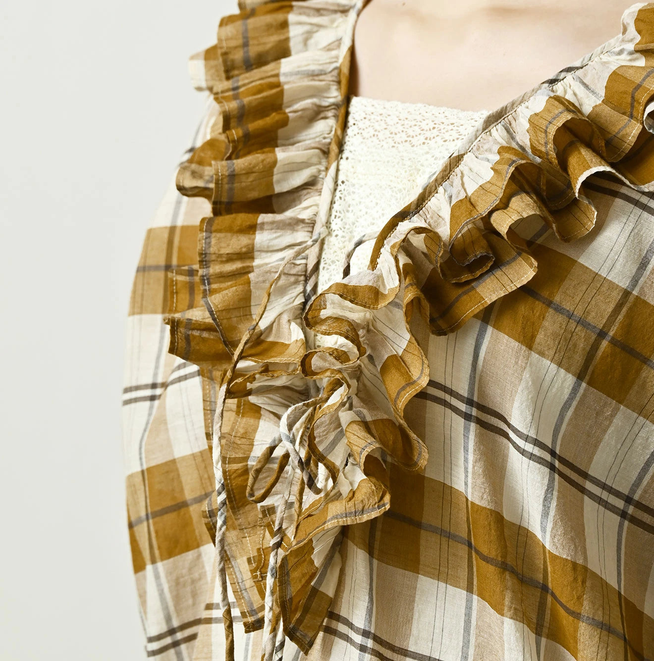 45R Feather Khadi Silk Frill de T-shirt - Image 8