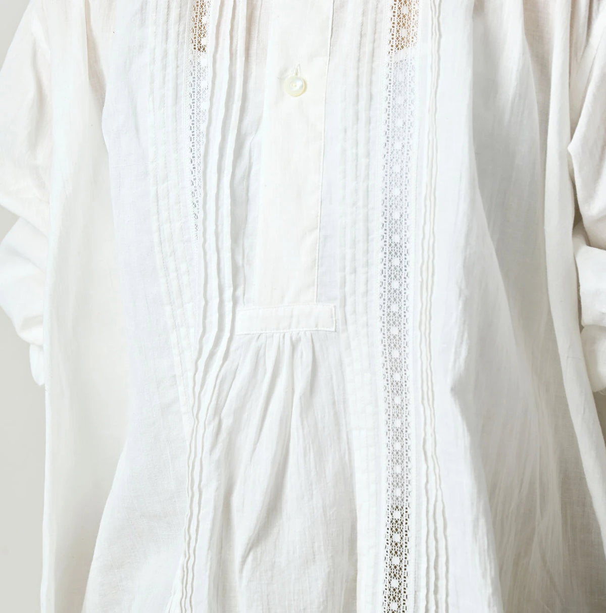 45R Khadi Lace Tuck Smock Blouse