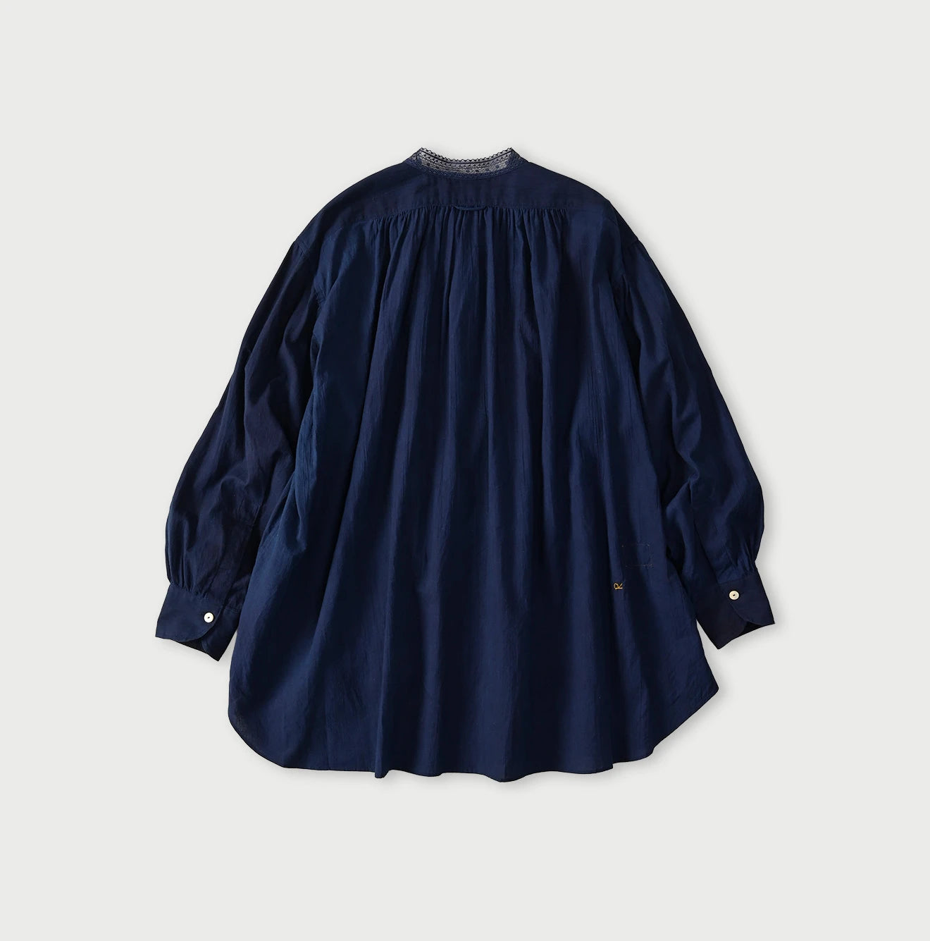 45R Ai Indigo Khadi Lace Tuck Smock Blouse - Image 12