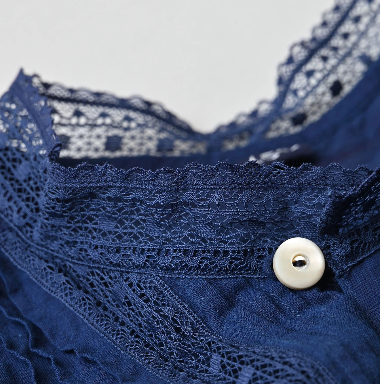 45R Ai Indigo Khadi Lace Tuck Smock Blouse - Image 14