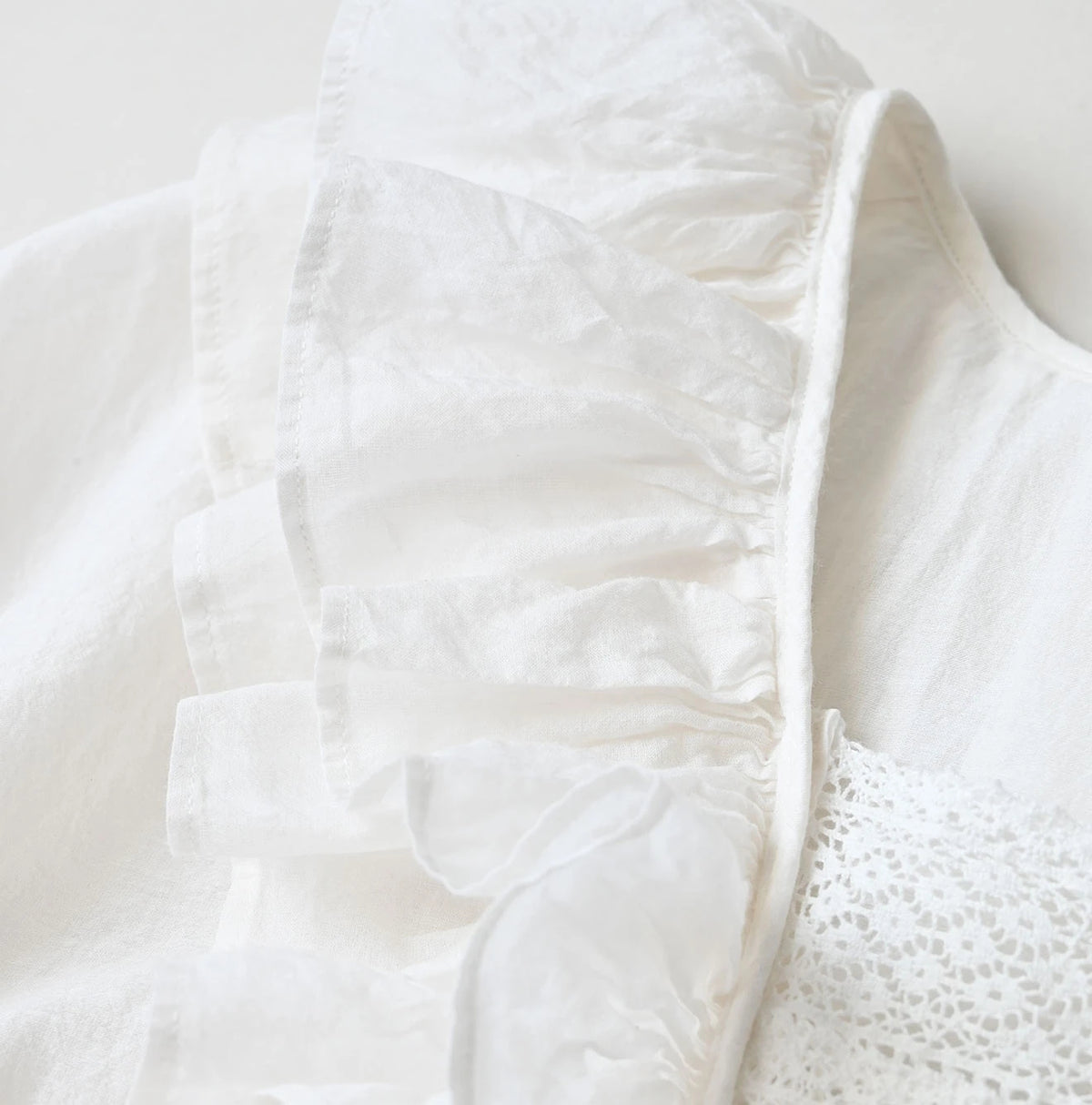 45R Feather Khadi Silk Frill de T-shirt