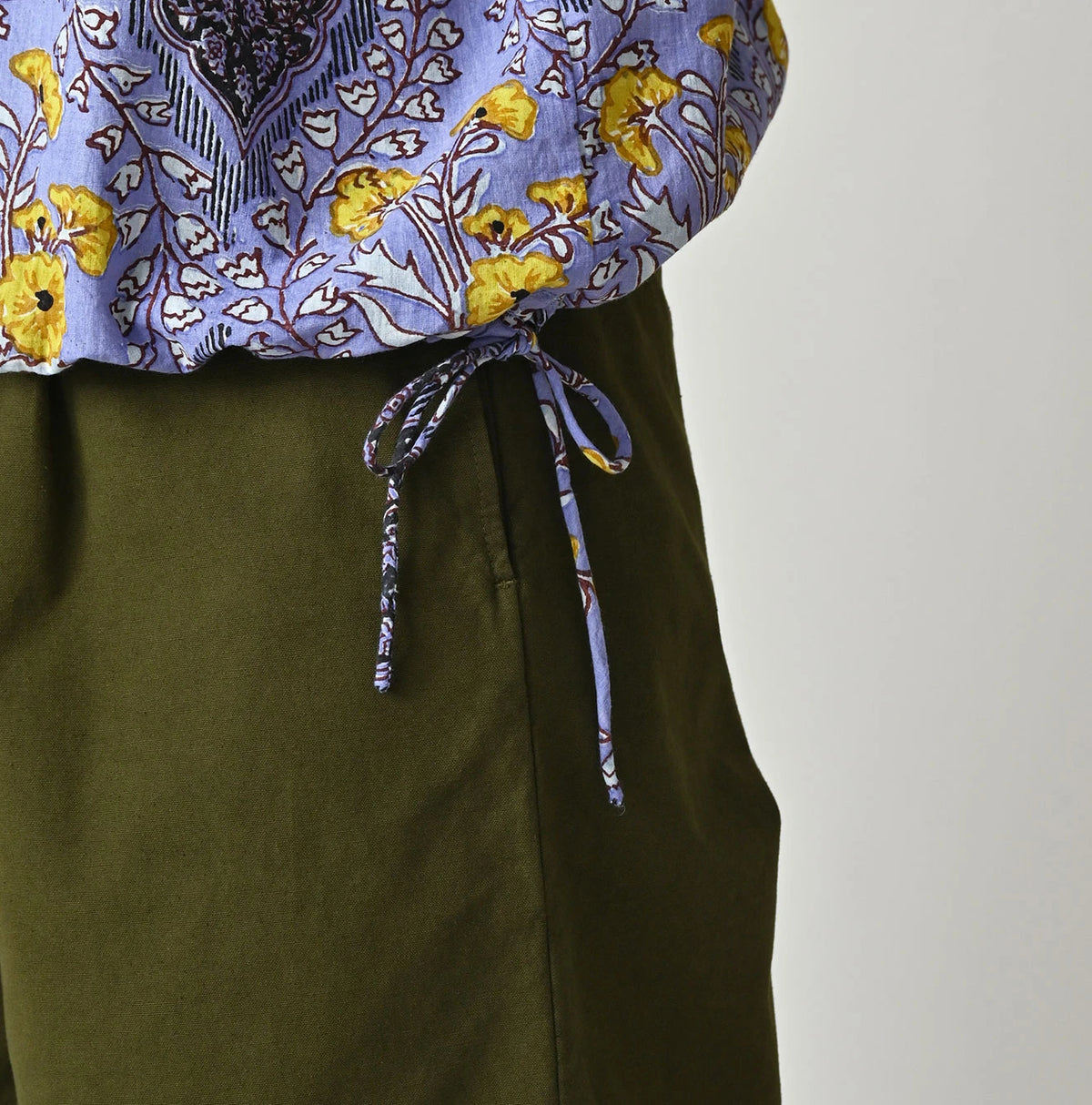 45R Saffron Block Print Frill de T-shirt
