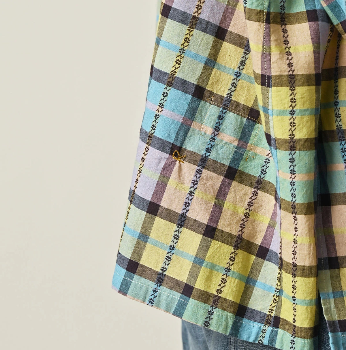 45R Khadi Dobby Frill Cachecoeur