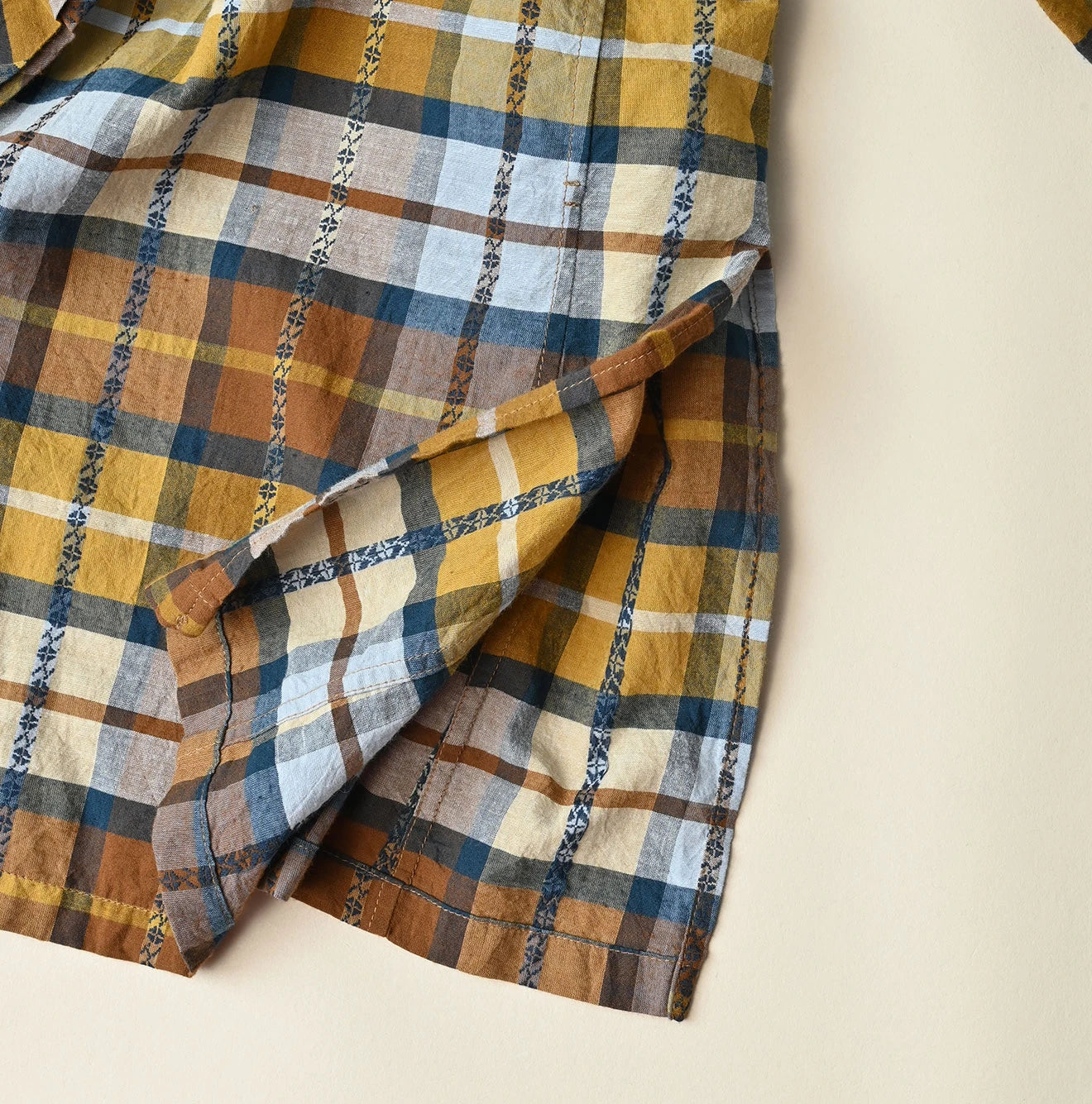 45R Khadi Dobby Frill Cachecoeur