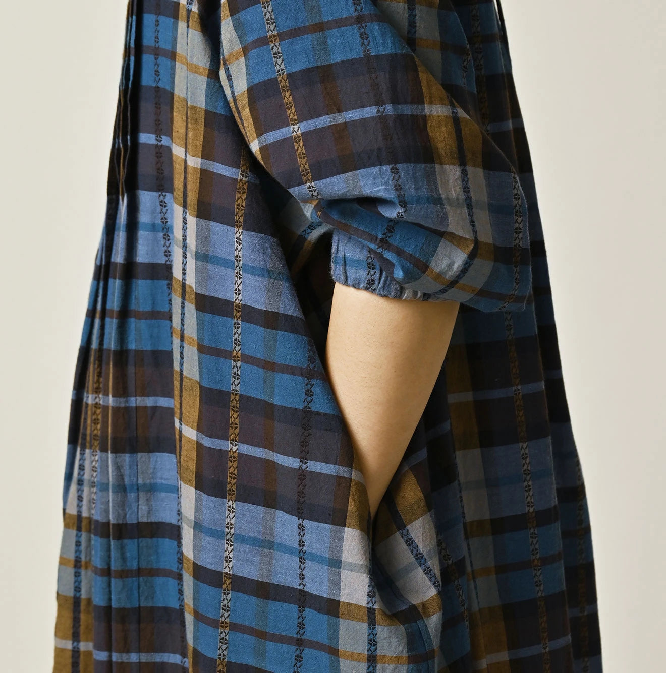 45R Ai Indigo Check Khadi Dobby Tuck Dress - Image 9