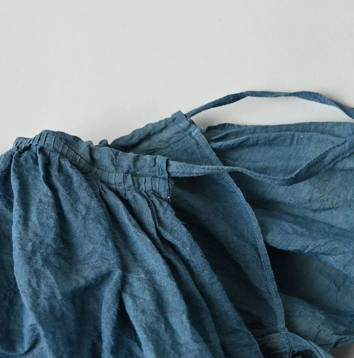 45R Ai Indigo Feather Khadi Silk Large Petal