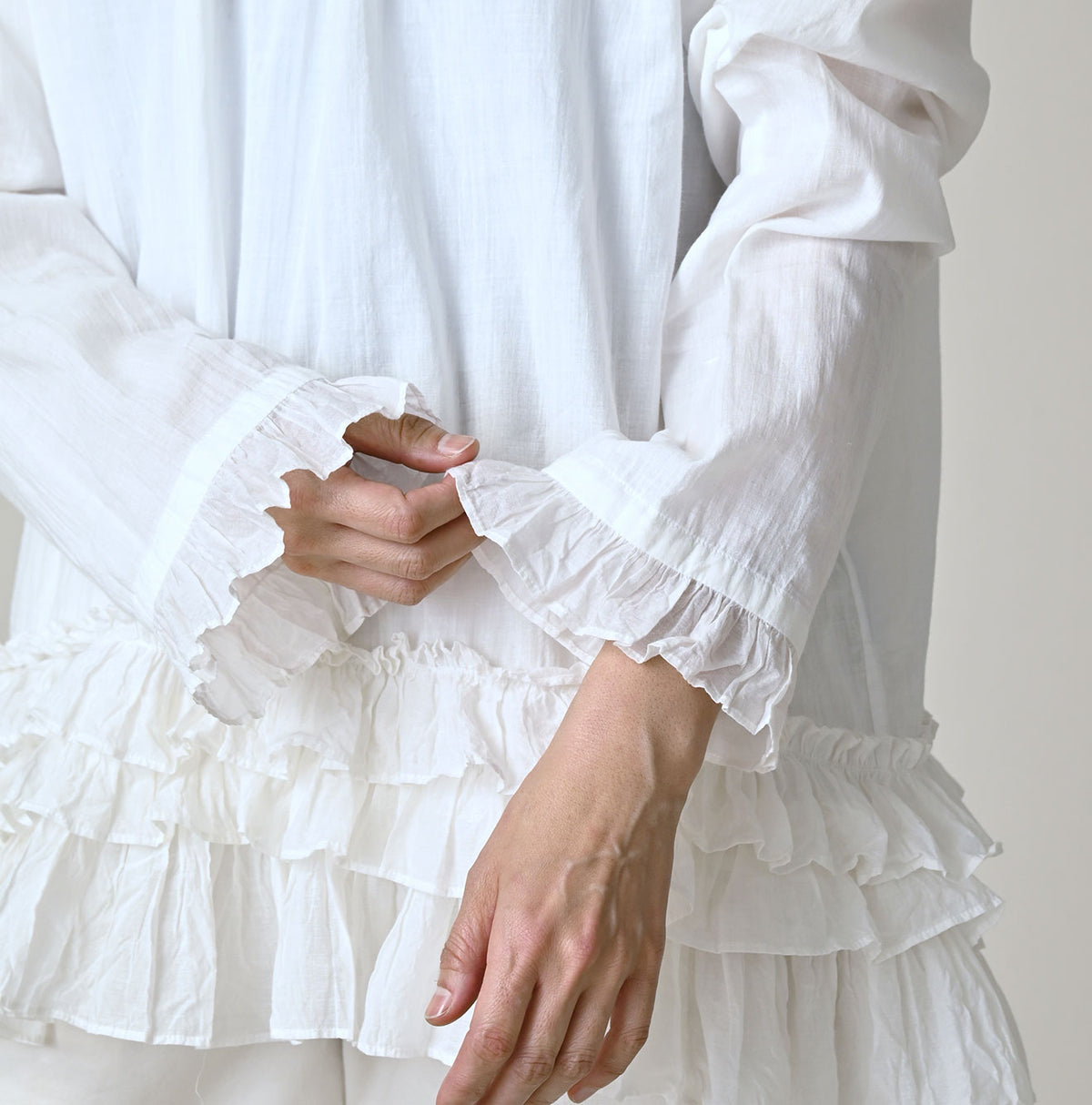 Khadi Feather Silk Peplum Frill de T-shirt