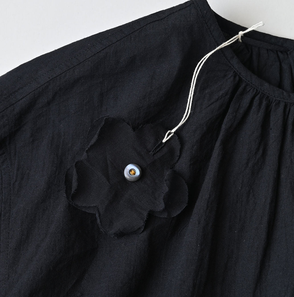 Khadi Feather Silk Peplum Frill de T-shirt