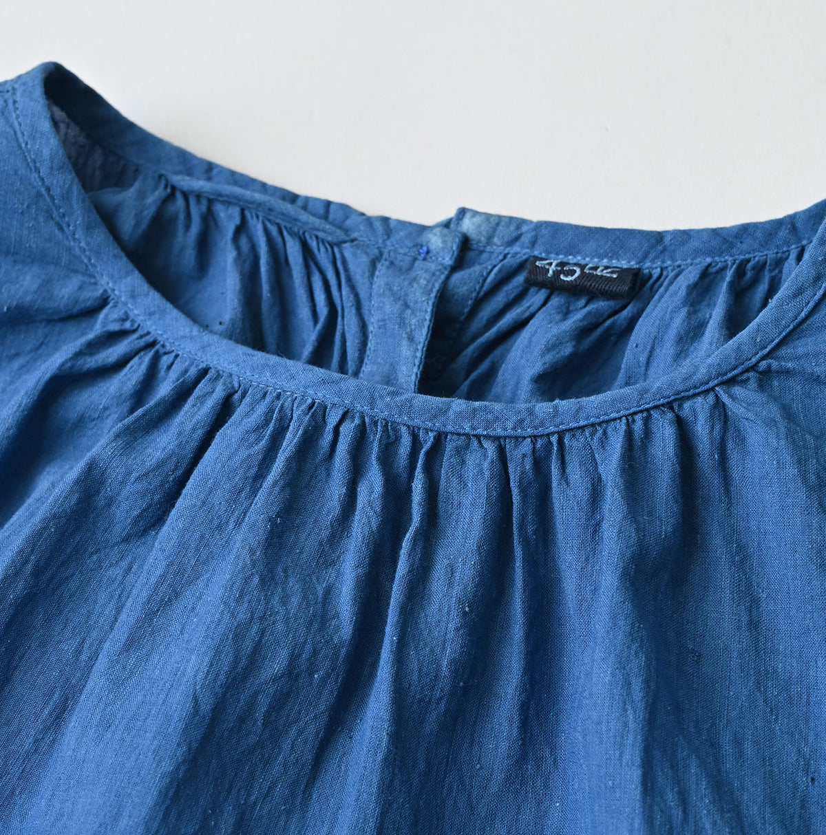 Ai Indigo Khadi Feather Silk Peplum Frill de T-shirt