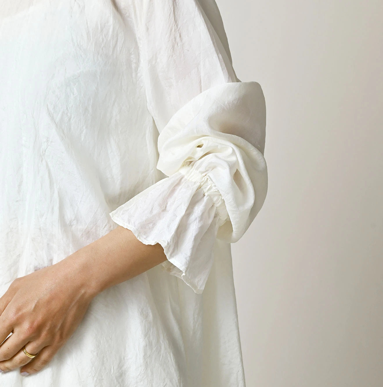 45R Ai Indigo Silk Frilled Collar Blouse - Image 8