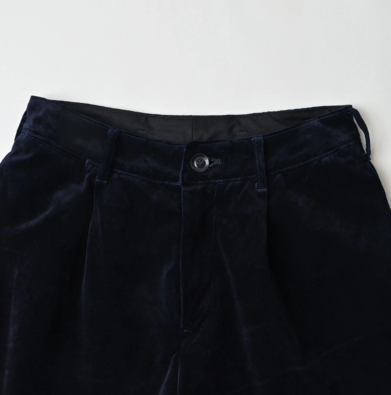 45R Indigo Velvet Lucie Bermuda Pants - Image 12