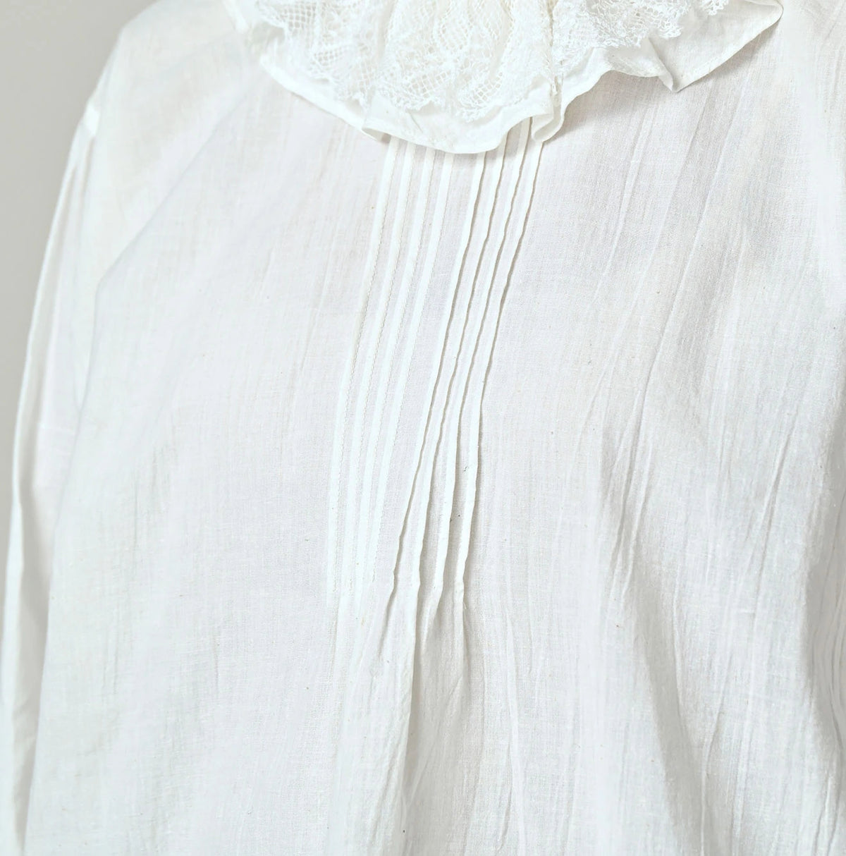 45R Khadi Frill Collar Blouse - Image 7