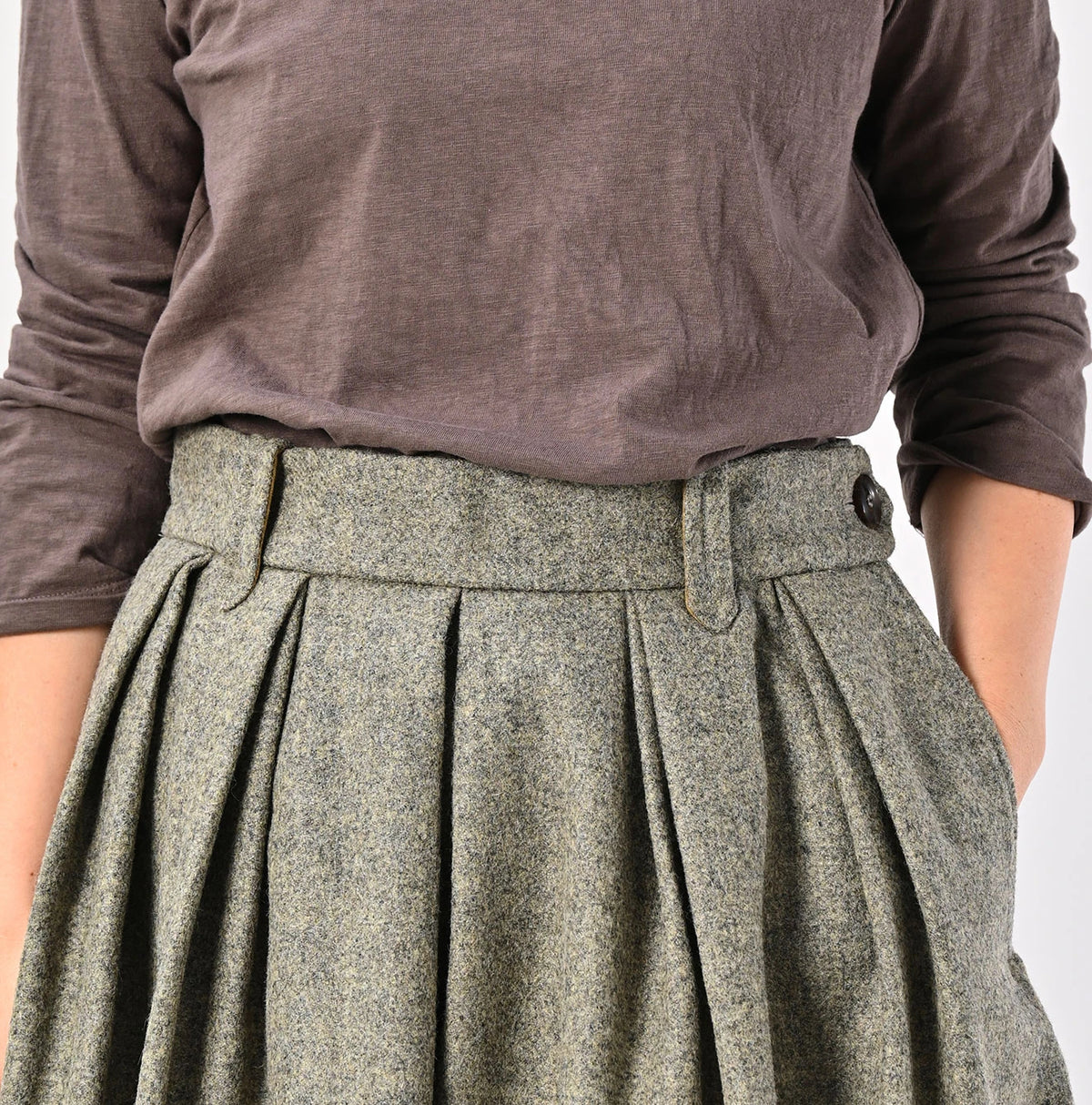 45R England Flannel Tuck Skirt - Image 7
