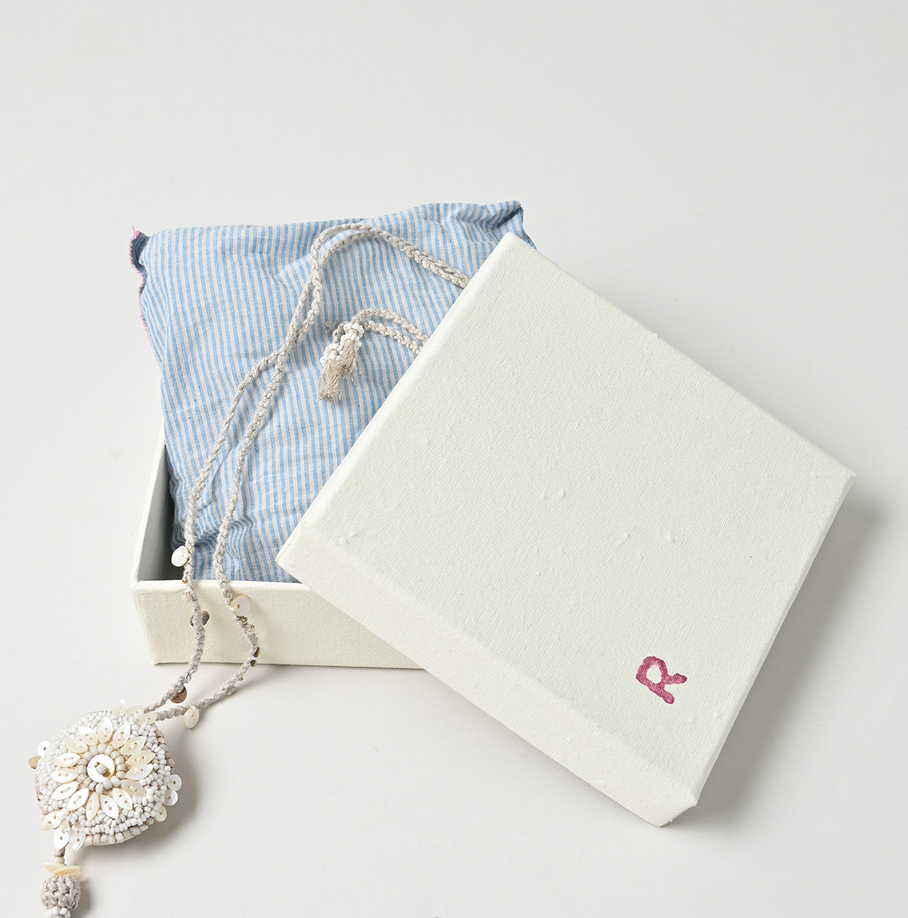 Sun Shell Flower Necklace