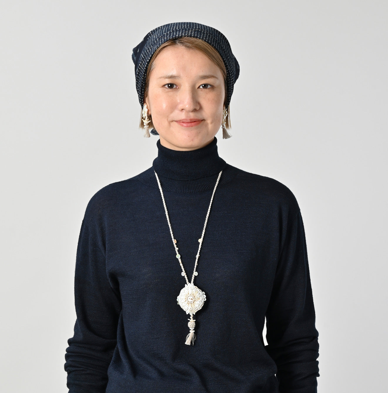 Sun Shell Flower Necklace - Image 2