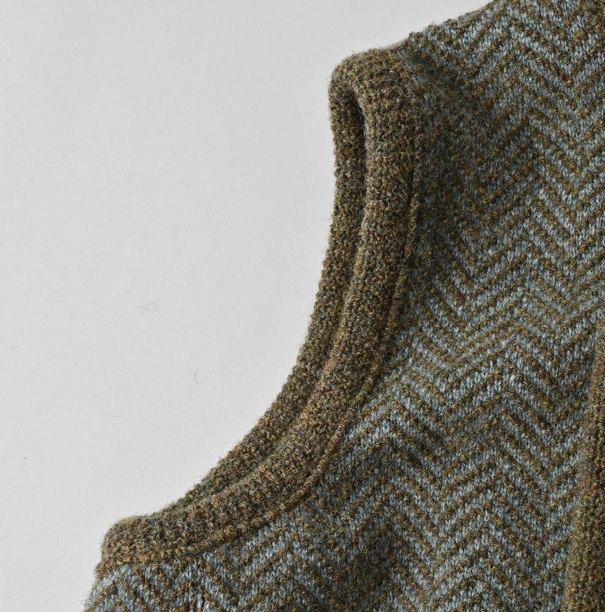 45R Shetland Herringbone Vest - Image 18