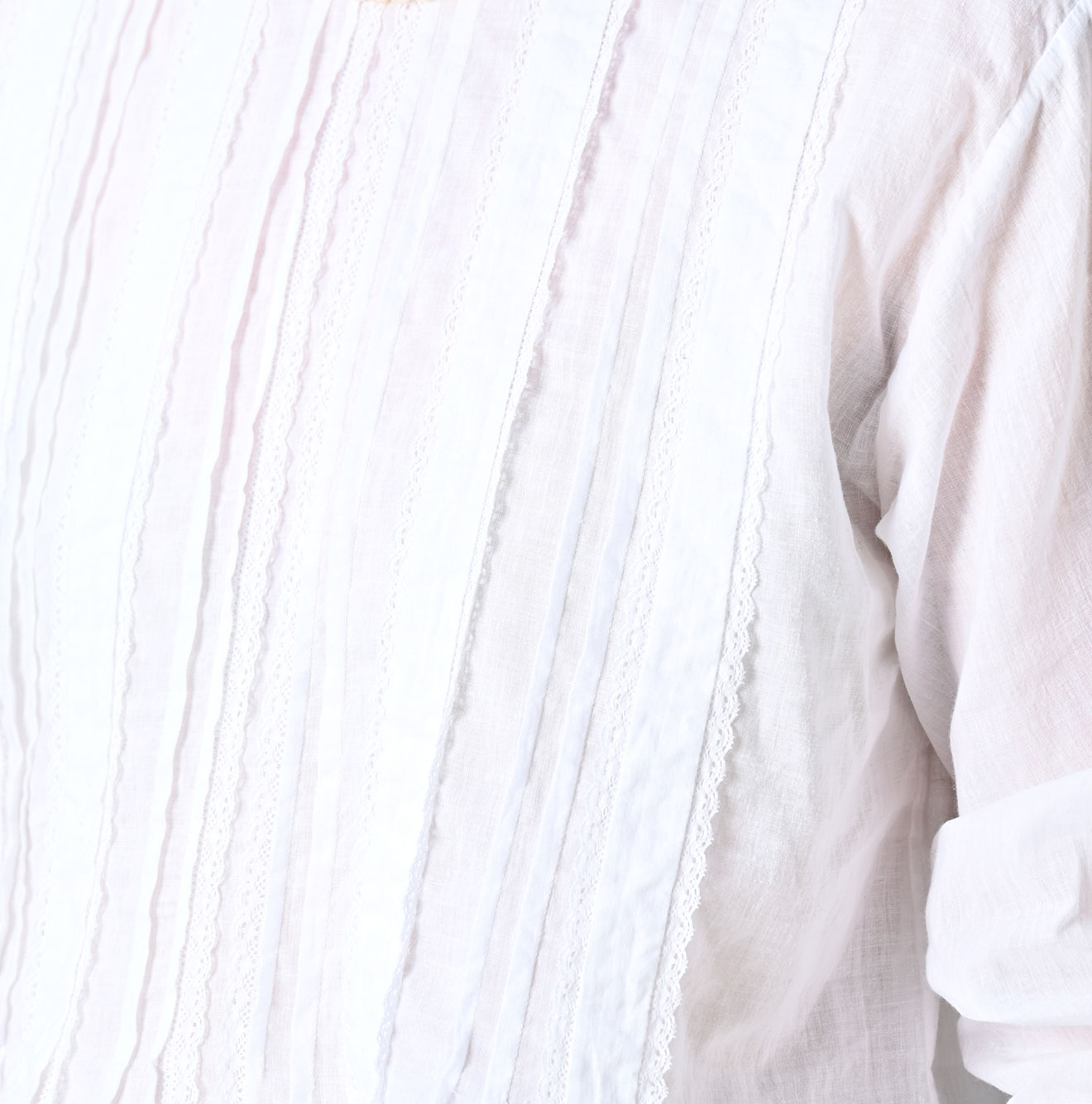45R Khadi Tuck Lace Blouse