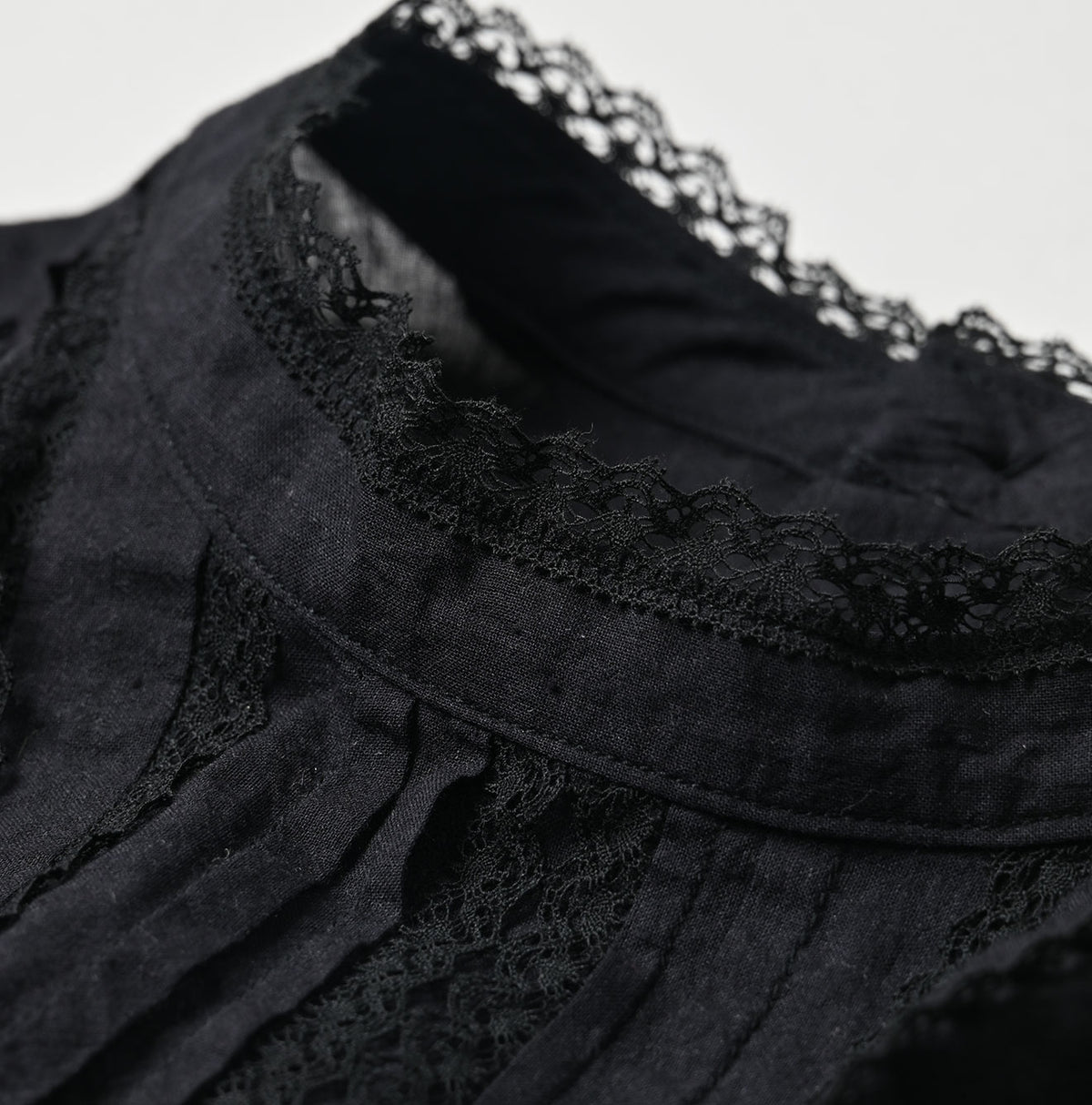 45R Khadi Tuck Lace Blouse