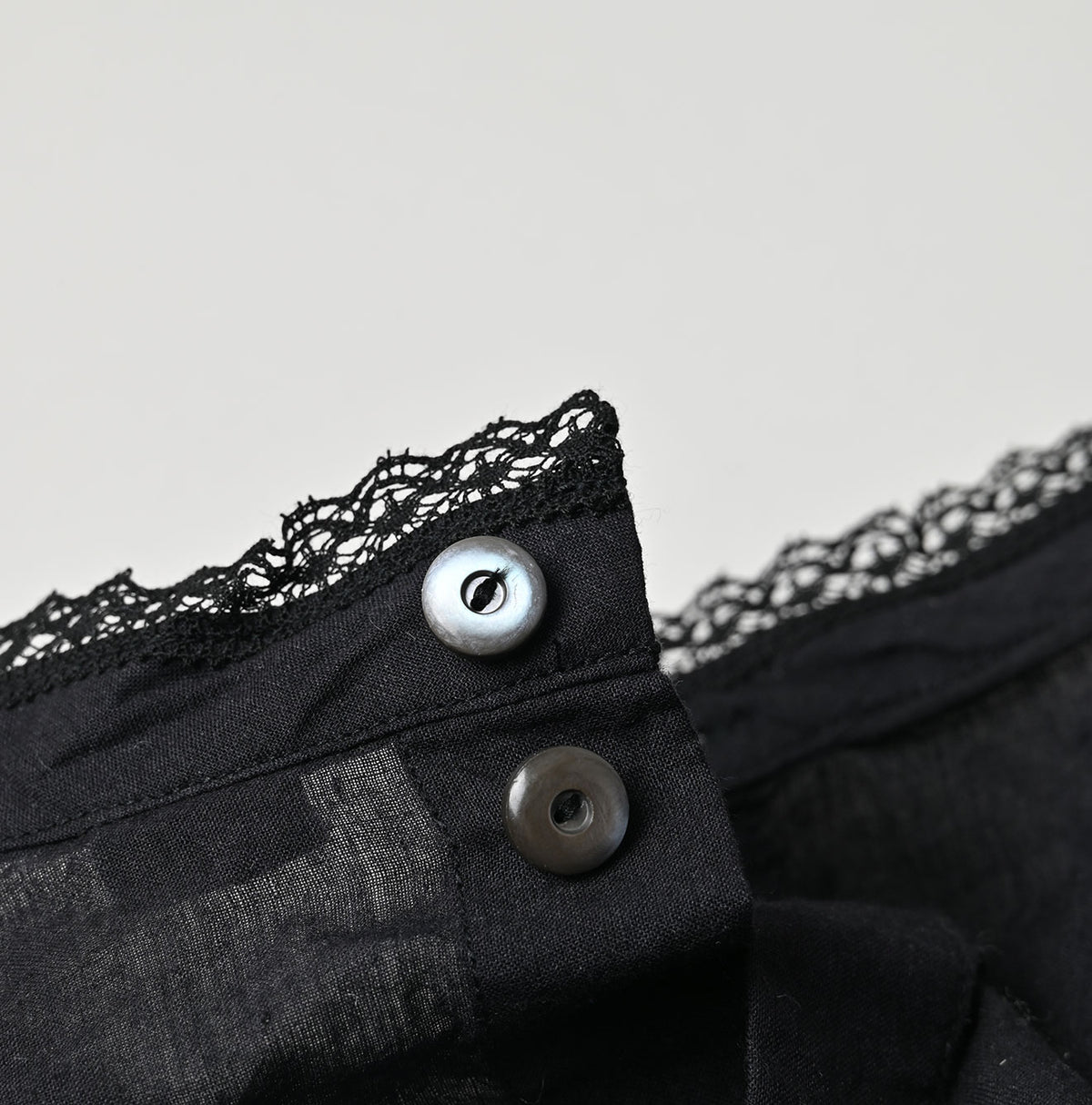 45R Khadi Tuck Lace Blouse