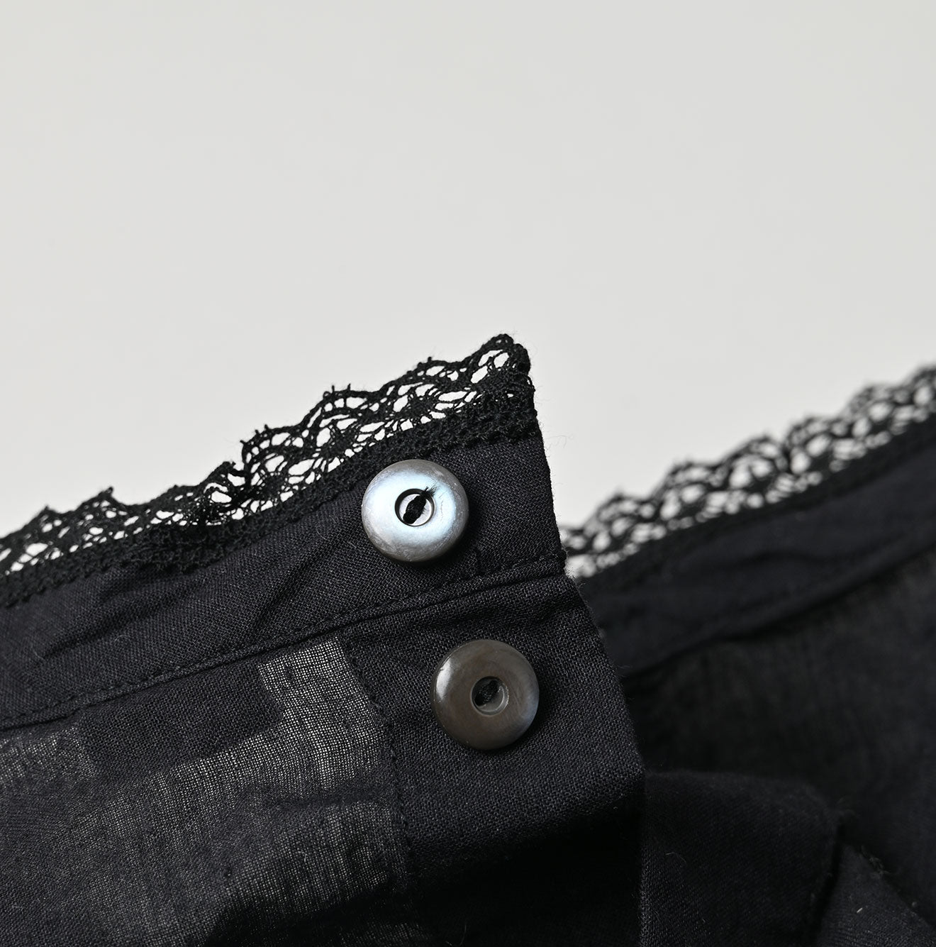 45R Khadi Tuck Lace Blouse